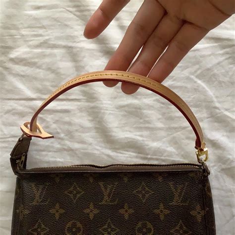 lv baguette